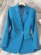 Blazer feminino de alfaiataria acinturado com botões frontais
