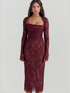 Vestido feminino vinho midi em renda com mangas longas
